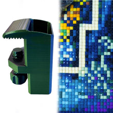 Load image into Gallery viewer, Heavy-Duty Desk Pen Holder Adjustable Clip Space-Saving Desk Organizer (Green)