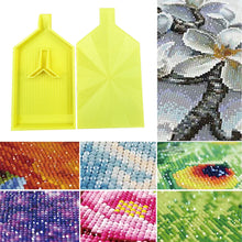 Load image into Gallery viewer, 2pcs Diamond Painting Tray Y-Shaped Bead Storage Sorting Plate Tool (Yellow)