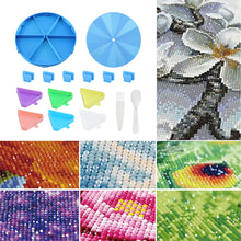 Load image into Gallery viewer, Beads Sorting Storage Tray Fully Enclosed Round Diamond Painting Tools (Blue)