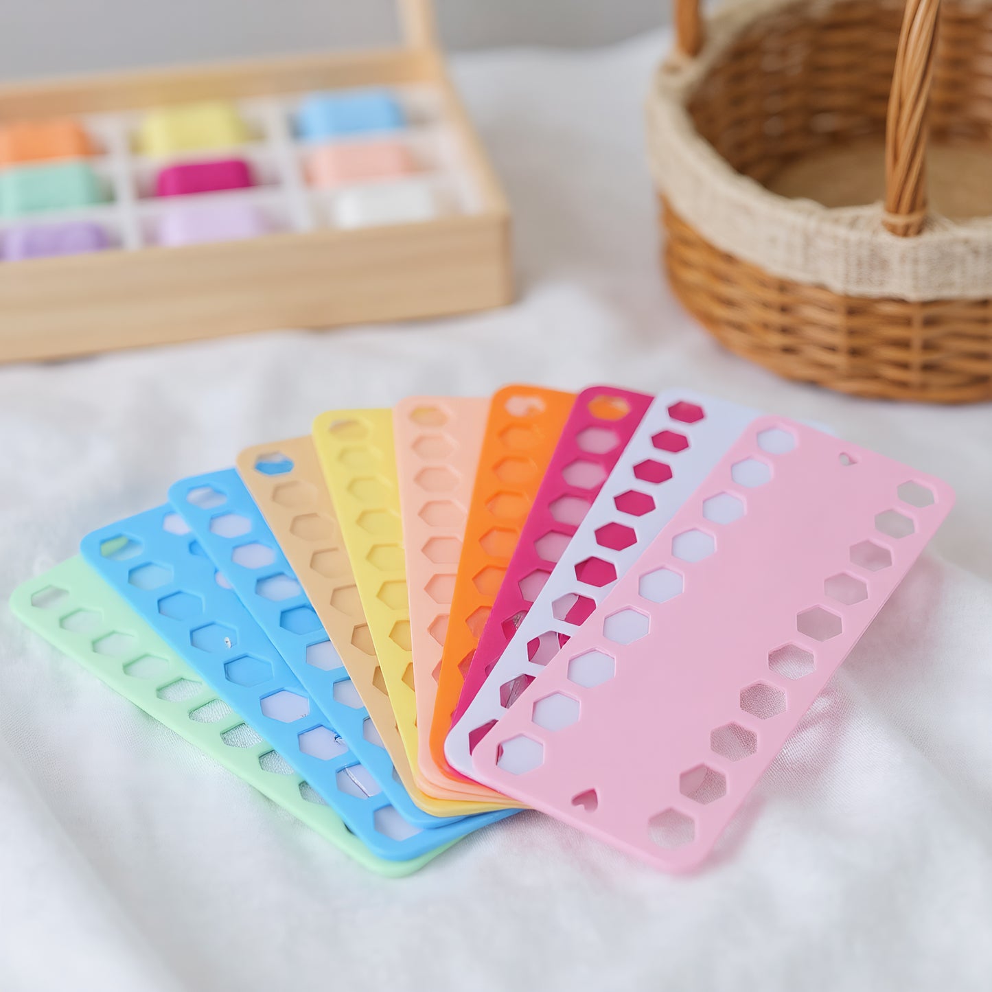 10PCS Cross Stitch Thread Holder Storage Tool User-Friendly Design Winder Color Plastic Board 20 Holes Needlework Project Card