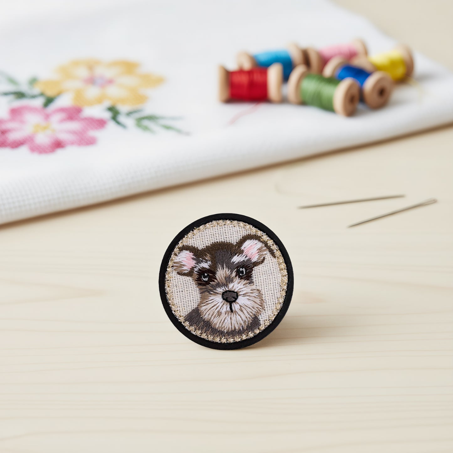 Quilted Animal Magnetic Needle Minder 40mm Needle Holder Back Suction Design Wooden Base for Cross Stitch Embroidery Needlework Accessories (Schnauzer)