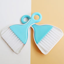Load image into Gallery viewer, 2pcs Cleaning Brushes with A Funnel Art Crafts for Kids Or Adults (Blue)