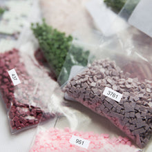 Load image into Gallery viewer, DMC Color Number Stickers 26 Letters 0-100 Round for Adults Kids (Black White)