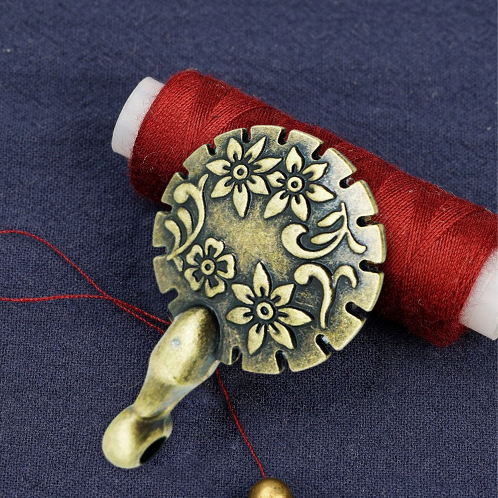 Cross Stitch Bronze Thread Cutter Pendant Antique Thread Cutter (Bronze Colour)