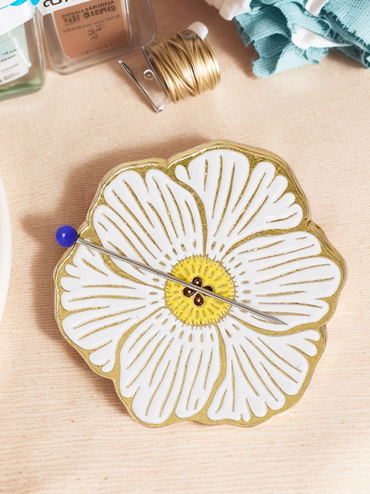 Aesthetic Alloy Cross Stitch Needle Minder Needlework Accessories (White Flower)