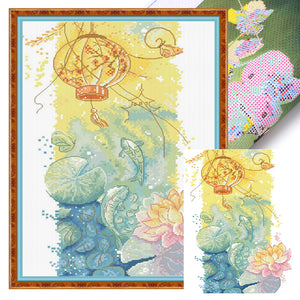 New Year's painting Koi playing with lotus lantern-29*40CM  14CT Stamped Cross Stitch (Xiaobai Brand)
