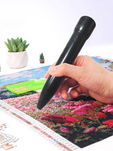 Load image into Gallery viewer, Electric Diamond Painting Pen Rechargeable Vacuum Diamond Art Pen No Wax Needed
