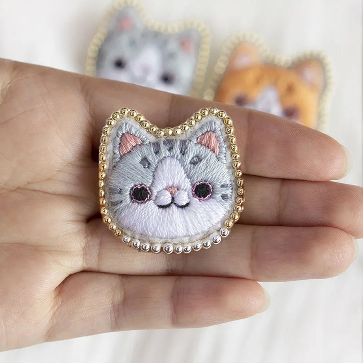 Blue Gray Cat Brooch DIY Embroidery Kit 3.5x3.5cm w/Embroidery Hoop for Beginner