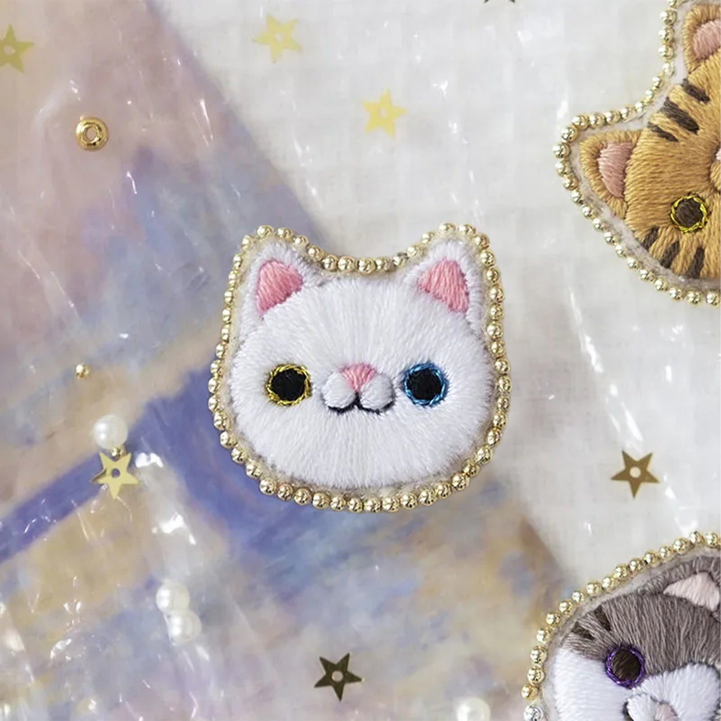 White Cat Brooch DIY Embroidery Kit 3.5x3.5cm w/Embroidery Hoop for Beginners