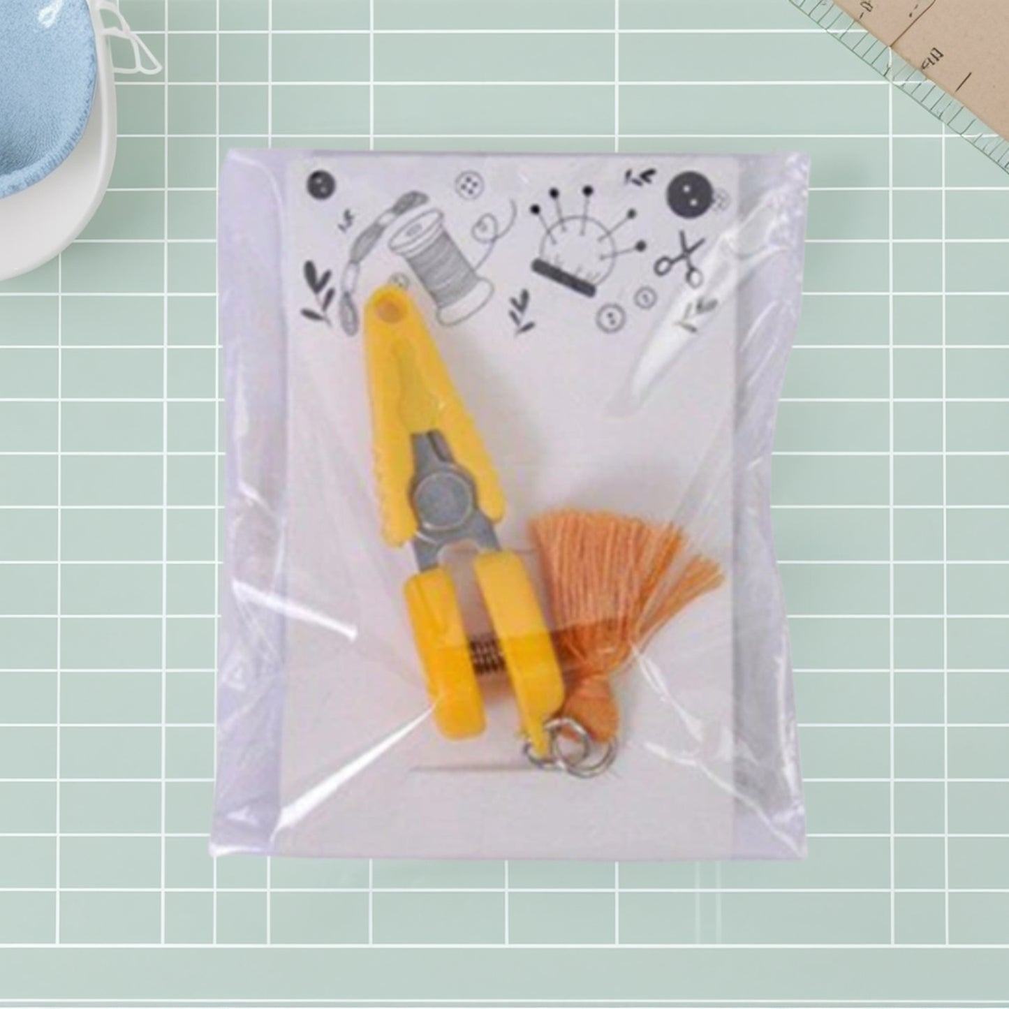 Small Craft Scissors with Tassel Mini Thread Snips Spring Loaded Design for Cross Stitch Embroidery Needlework Accessories (Yellow)