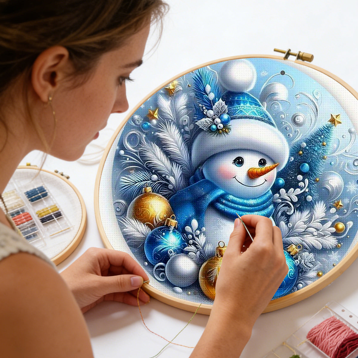 Blau & Gold Weihnachts-Schneemann - Vollständiges Stempel-Kreuzstich-Set 25x25cm - Huacan