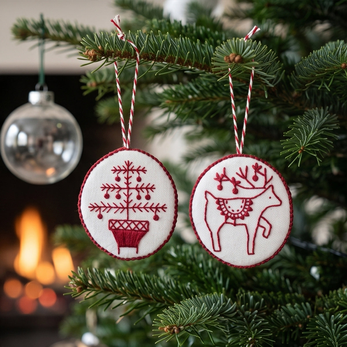 Christmas Embroidery Kit with Toolkit Embroidered Xmas Tree Ornaments Multifunctional Handmade Circle Embroidery Kit For Christmas Tree Home Decor (Red and White )
