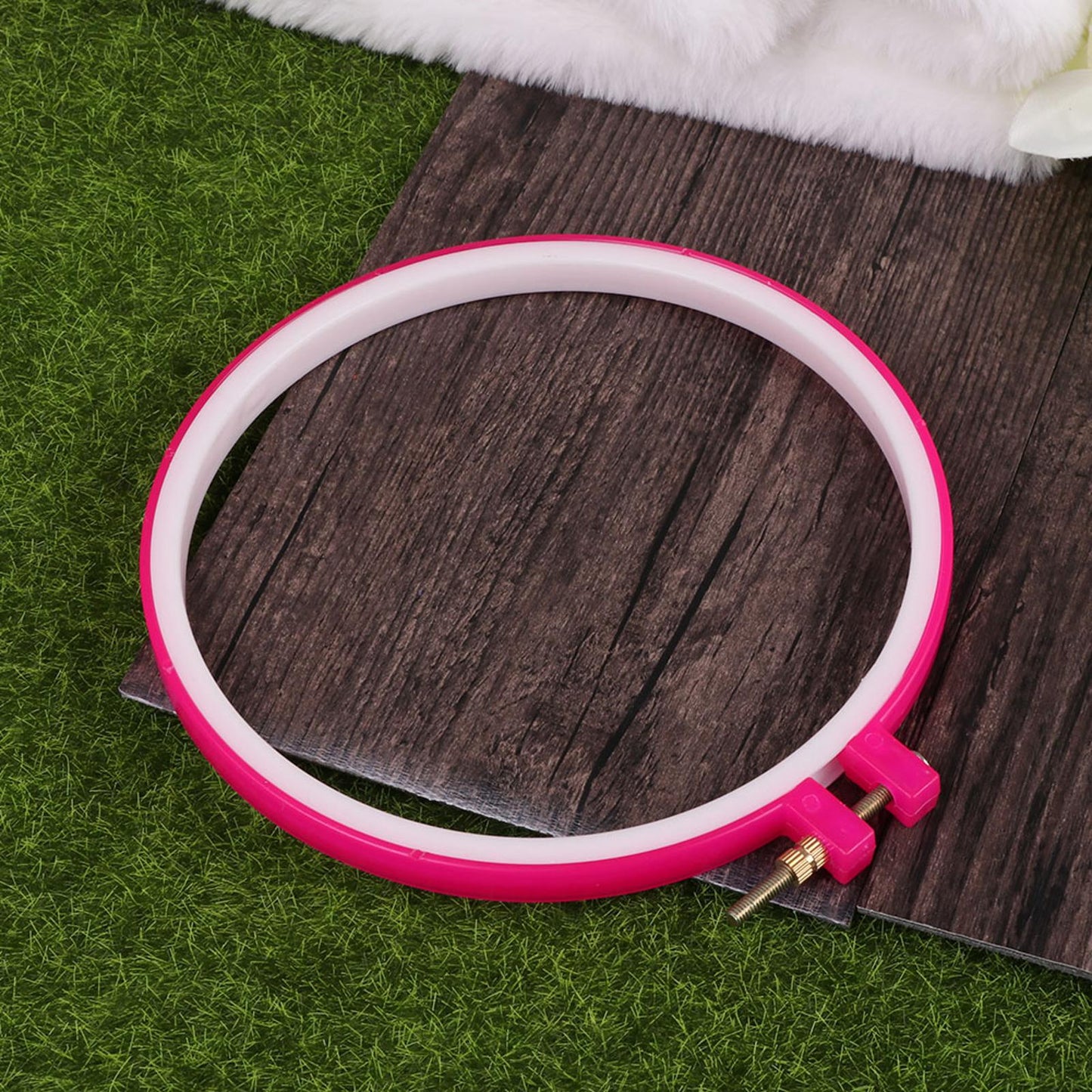Round Frame DIY Embroidery Hoop Ring Cross Stitch Needlecraft Tools (16.5CM)
