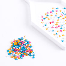 Load image into Gallery viewer, 1225Pcs 5D Diamond Art Beads 60 Colors Flat Bottom Diamond Beads (Square Set 1)
