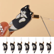 Load image into Gallery viewer, Cute Cat Magnetic Needle Holder Threader Household Magnetic Pin Holder (Black)
