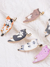 Load image into Gallery viewer, Cute Cat Magnetic Needle Holder Threader Household Magnetic Pin Holder (6 Pcs)
