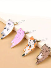 Load image into Gallery viewer, Cute Cat Magnetic Needle Holder Threader Household Magnetic Pin Holder (6 Pcs)
