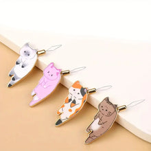 Load image into Gallery viewer, Cute Cat Magnetic Needle Holder Threader Household Magnetic Pin Holder (6 Pcs)
