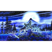 Load image into Gallery viewer, Wolves (70*40CM) 11CT 3 Stamped Cross Stitch
